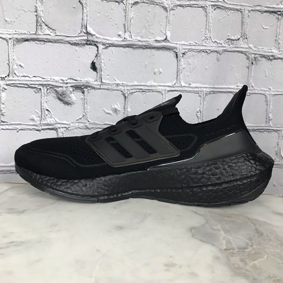 Adidas Ultraboost 21 Men’s Triple Black Active Running Shoes Size 8.5 - Picture 6 of 12